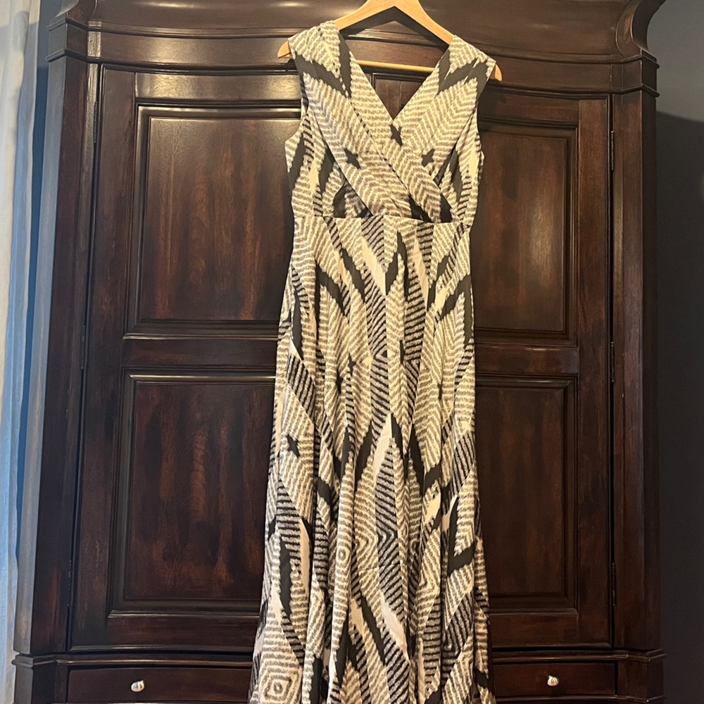 Banana Republic Black and Cream Maxi Dress